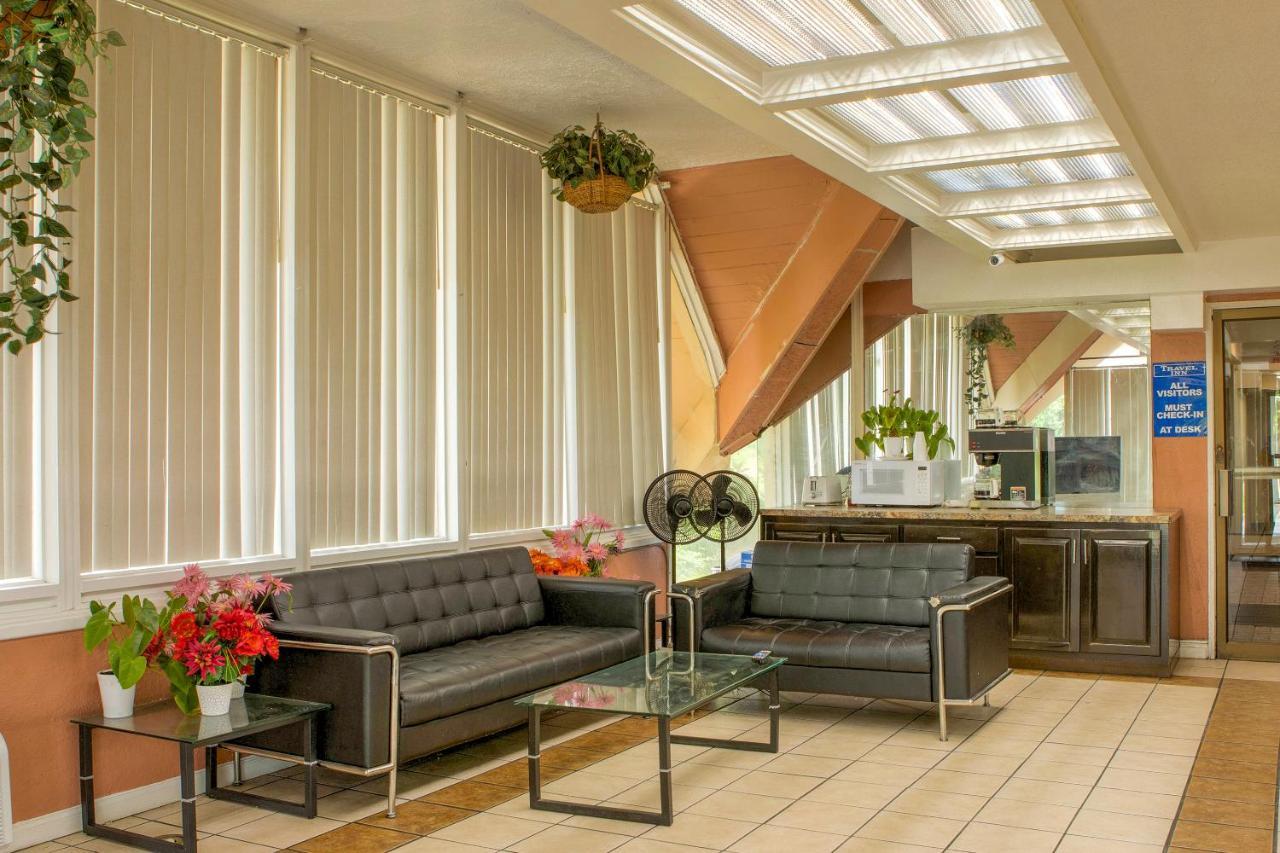 Travel Inn Petersburg Ngoại thất bức ảnh