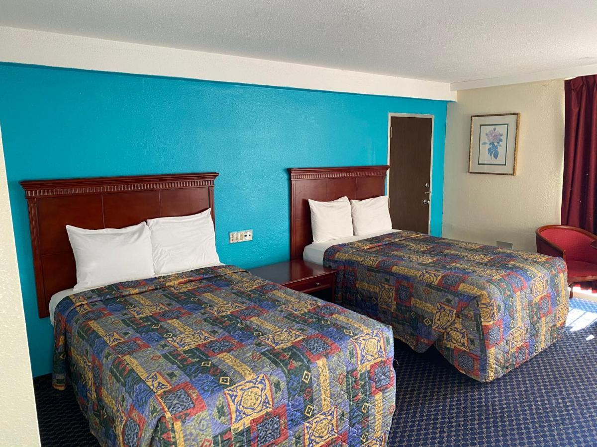 Travel Inn Petersburg Ngoại thất bức ảnh
