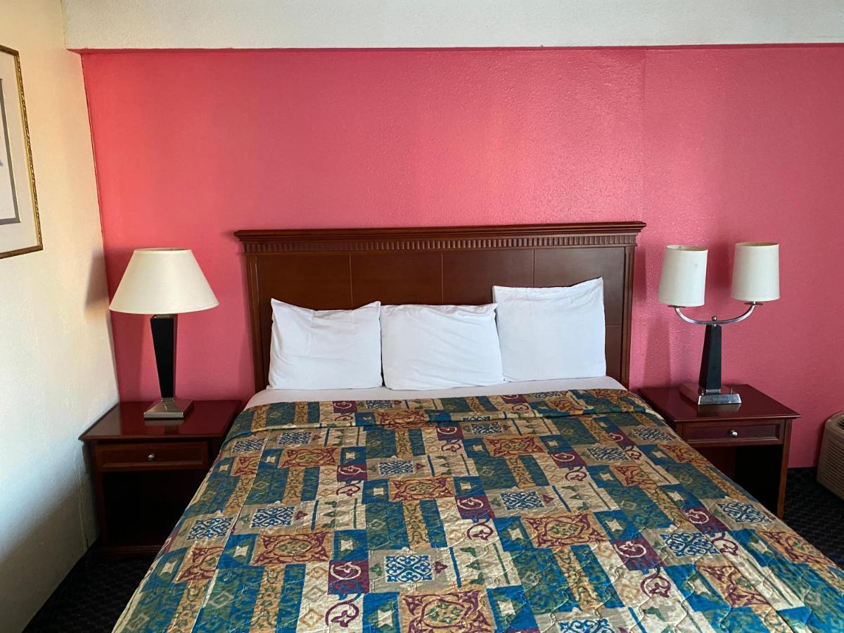 Travel Inn Petersburg Ngoại thất bức ảnh