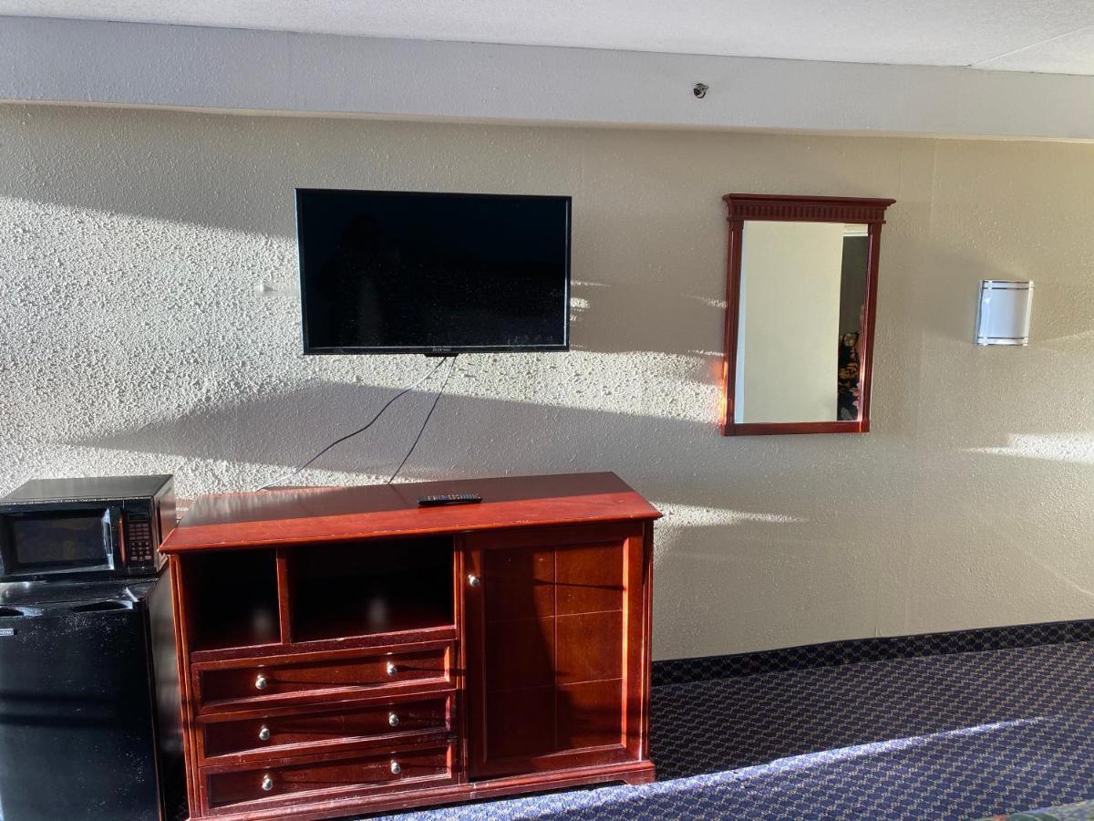 Travel Inn Petersburg Ngoại thất bức ảnh