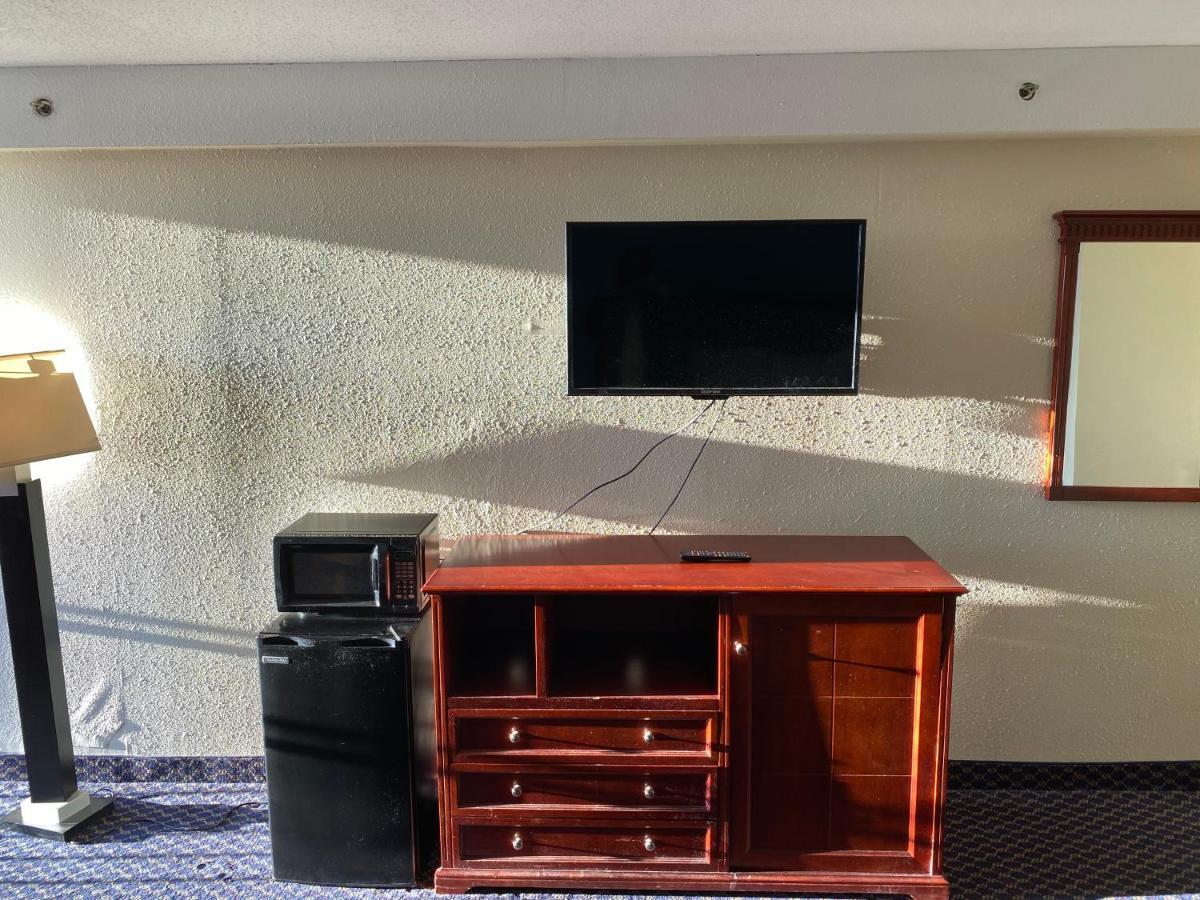 Travel Inn Petersburg Ngoại thất bức ảnh