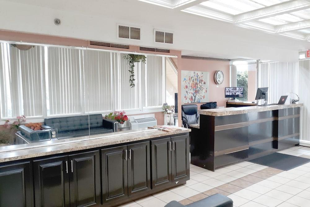 Travel Inn Petersburg Ngoại thất bức ảnh