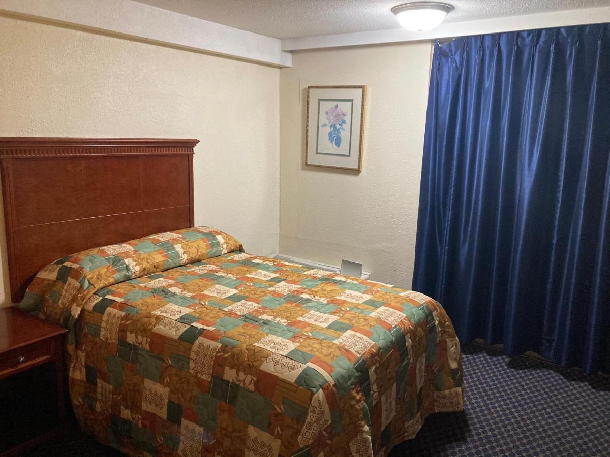 Travel Inn Petersburg Ngoại thất bức ảnh