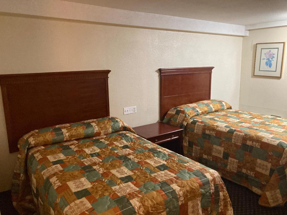 Travel Inn Petersburg Ngoại thất bức ảnh