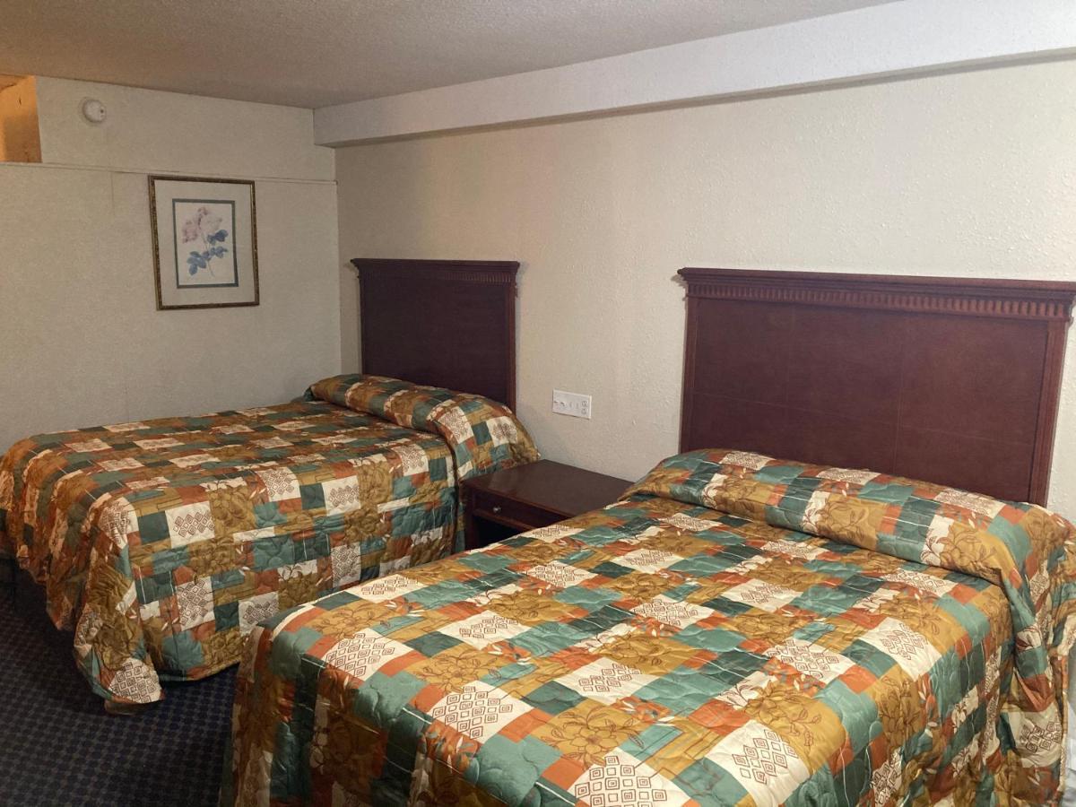 Travel Inn Petersburg Ngoại thất bức ảnh