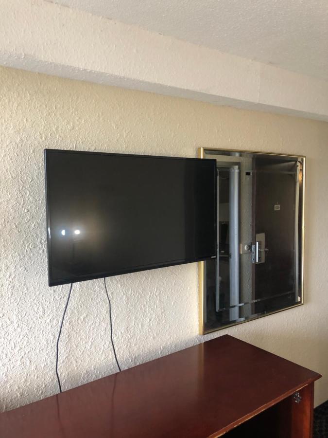 Travel Inn Petersburg Ngoại thất bức ảnh