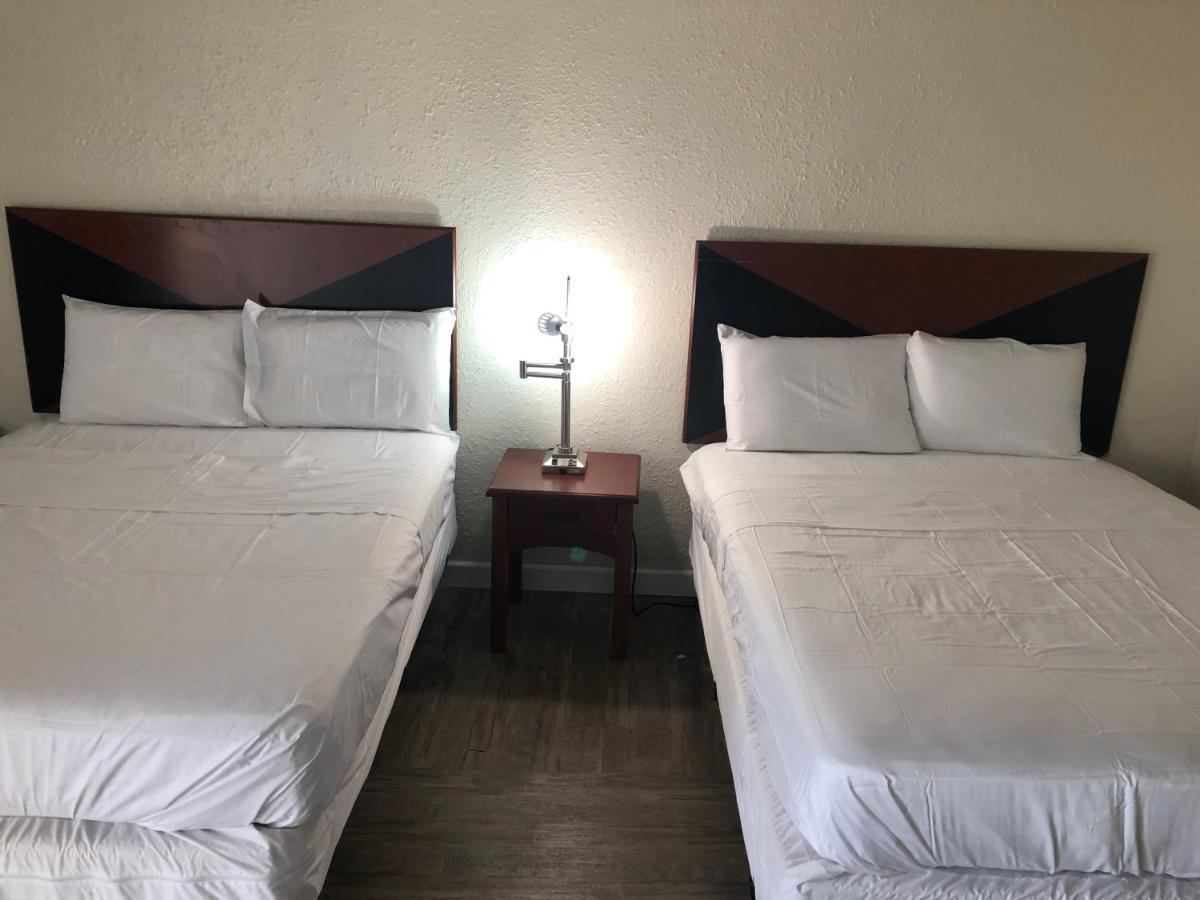 Travel Inn Petersburg Ngoại thất bức ảnh