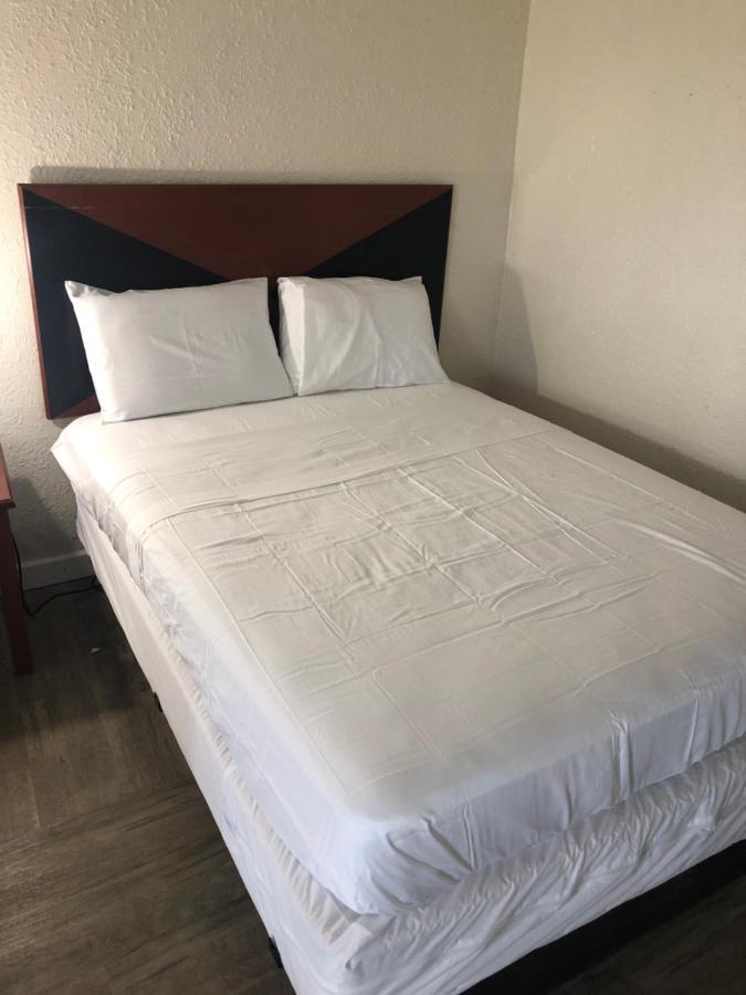 Travel Inn Petersburg Ngoại thất bức ảnh