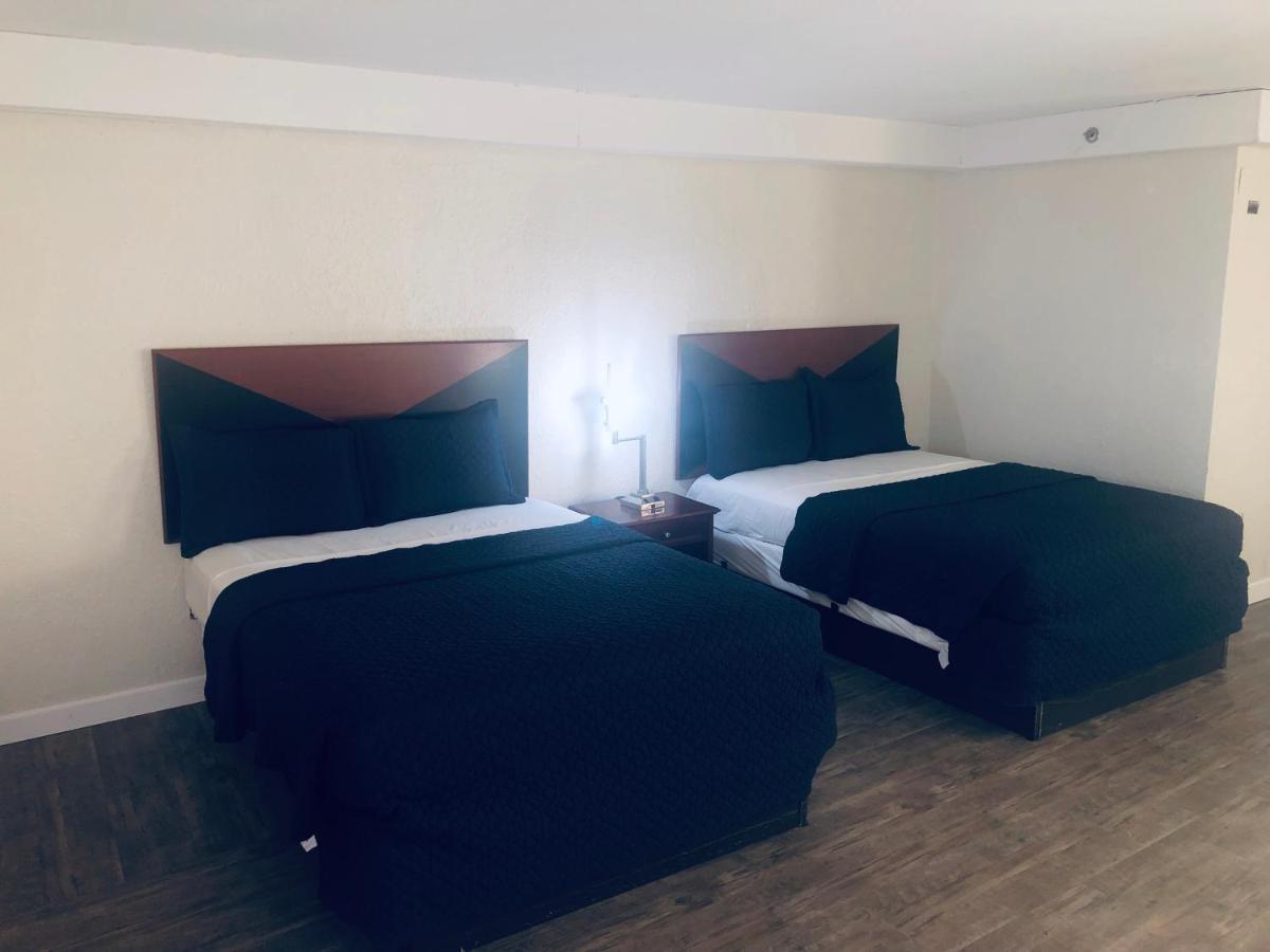 Travel Inn Petersburg Ngoại thất bức ảnh