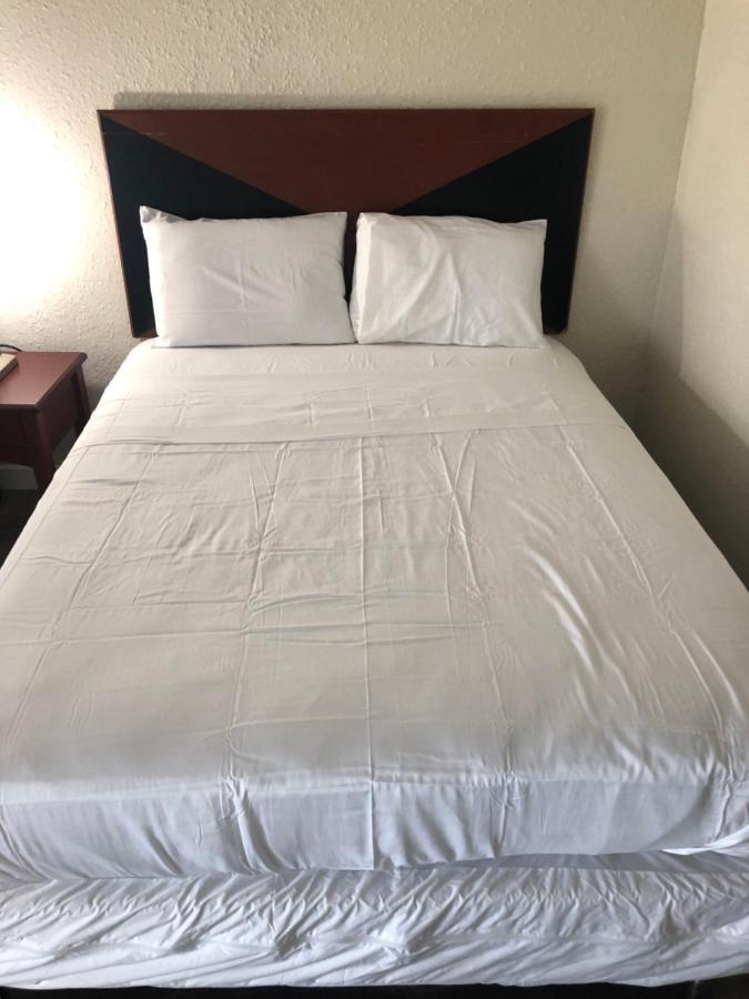 Travel Inn Petersburg Ngoại thất bức ảnh
