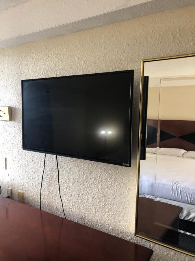 Travel Inn Petersburg Ngoại thất bức ảnh