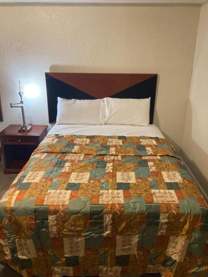 Travel Inn Petersburg Ngoại thất bức ảnh