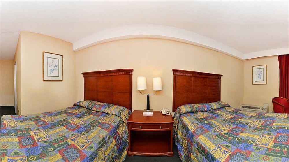 Travel Inn Petersburg Ngoại thất bức ảnh